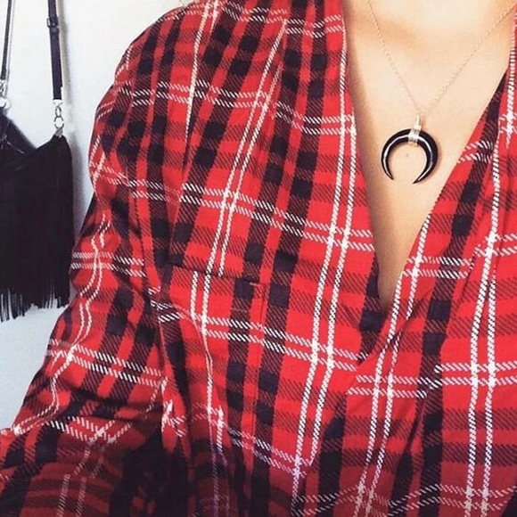 Inglenook Boutique Jewelry - Black & Gold Acrylic Horn Necklace